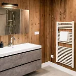 Stylish Loft With Mountain View Near The