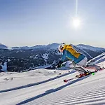 Stylish Loft With Mountain View Near The