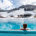 Stylish Loft With Mountain View Near The