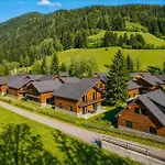 Apartment Stylish Loft With Mountain View Near The