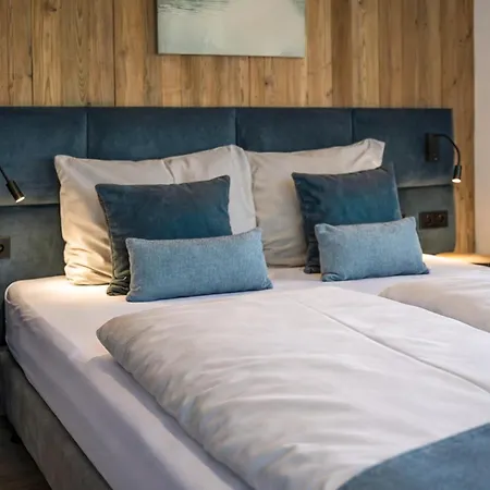 Daire Stylish Loft With Mountain View Near The Afritz